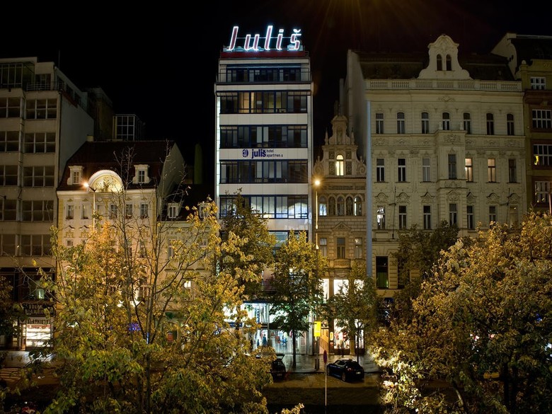 Ea Hotel Julis
