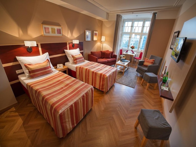 Ea Hotel Julis