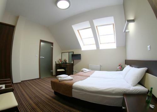 Aviator Hotel