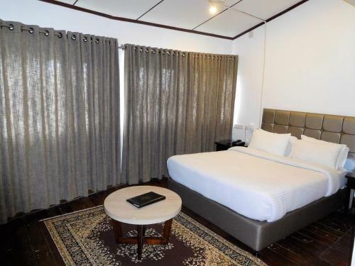 Hotel Royal Heritage Tripura Castle