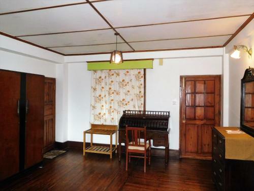 Hotel Royal Heritage Tripura Castle