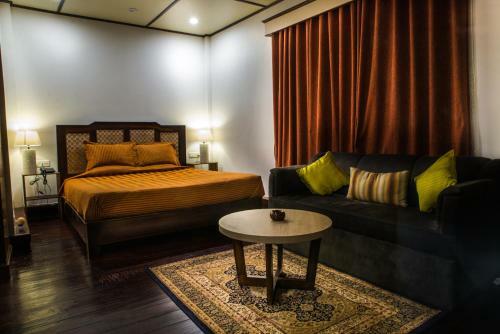 Hotel Royal Heritage Tripura Castle