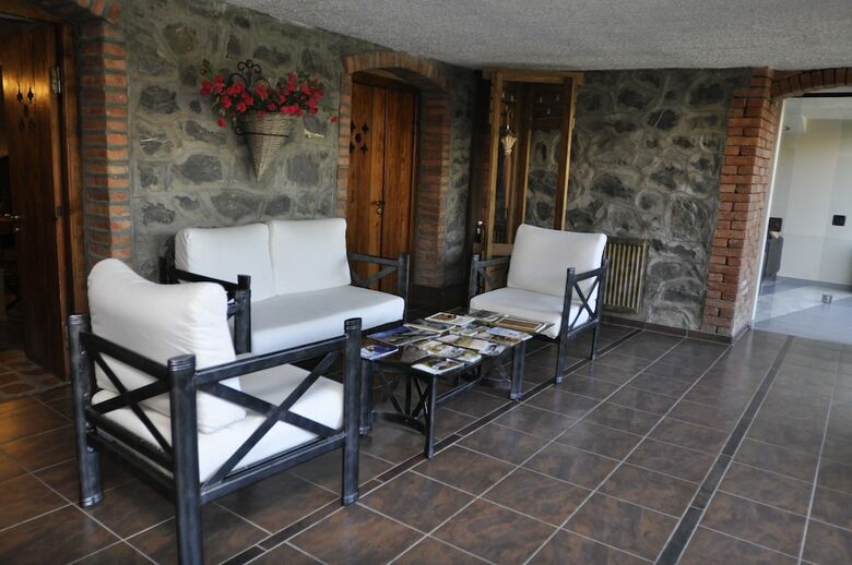 Savaneti Hotel