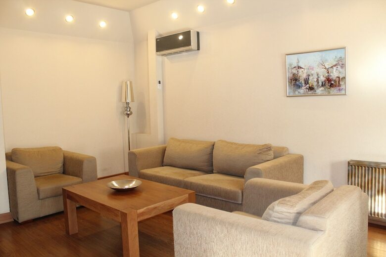 Savaneti Hotel