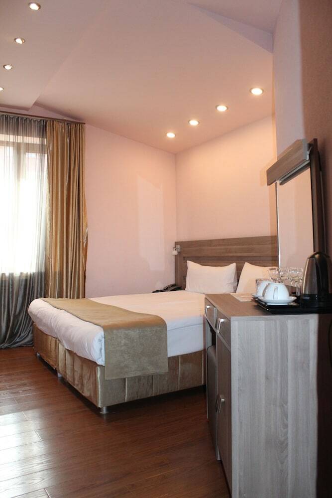 Savaneti Hotel