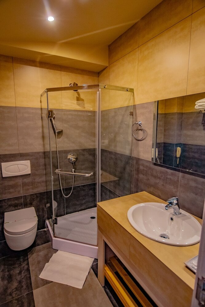 Savaneti Hotel