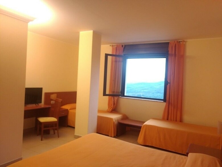 Hotel Sette E Mezzo