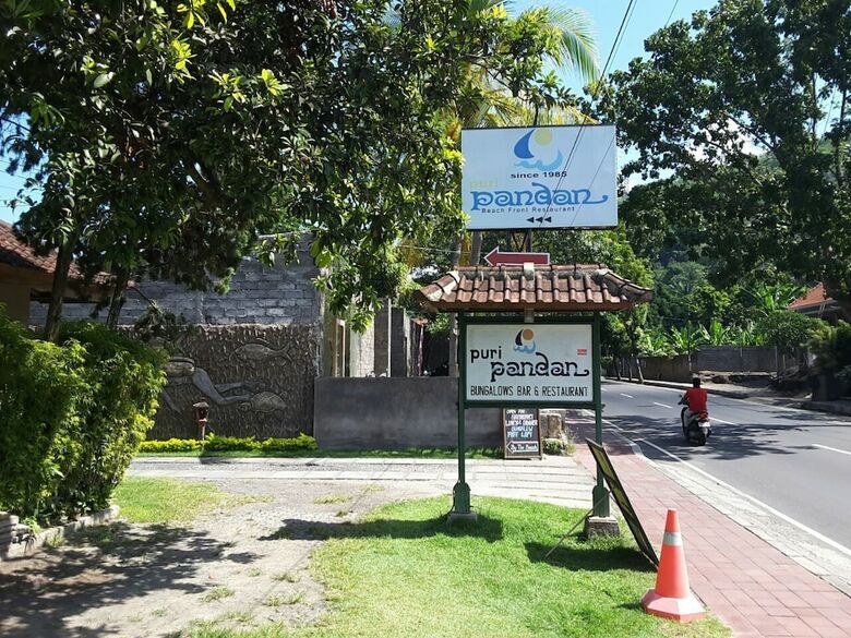 Hostal Puri Pandan Restaurant And Bungalow