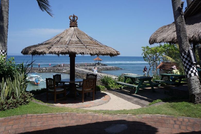 Hostal Puri Pandan Restaurant And Bungalow