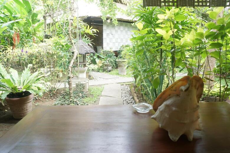 Hostal Puri Pandan Restaurant And Bungalow