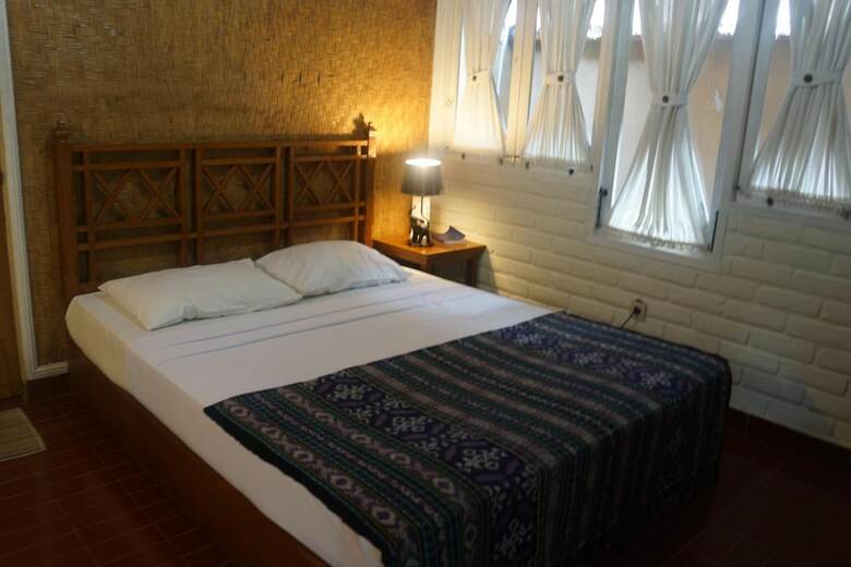 Hostal Puri Pandan Restaurant And Bungalow