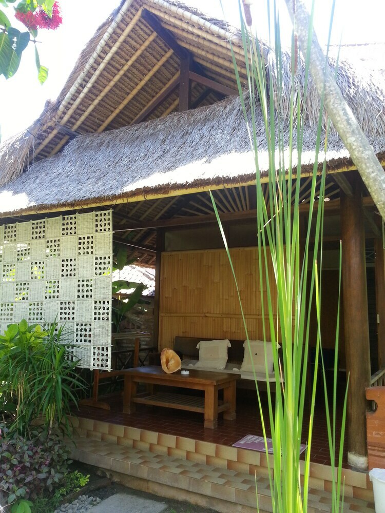 Hostal Puri Pandan Restaurant And Bungalow