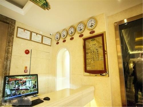 Vienna Hotel Zhongkai Road Branch