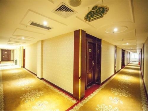 Vienna Hotel Zhongkai Road Branch