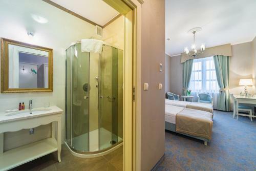 Hotel Jaros?aw