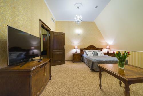 Hotel Jaros?aw
