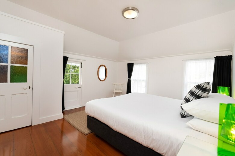 The Old Oak Boutique Hotel