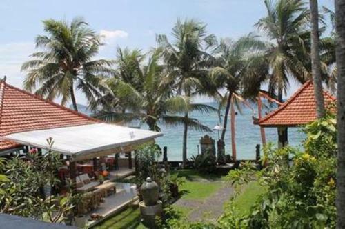 Anom Beach Hotel