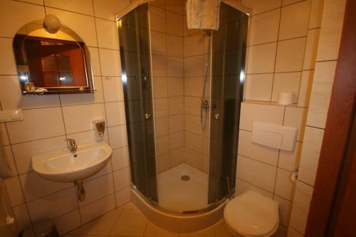 Hotel Dw�r Ostoia
