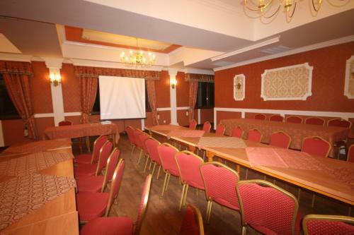 Hotel Dw�r Ostoia