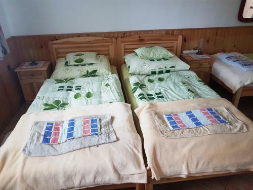 Hostal Vir�gos Vend�gh�z