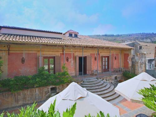 Hostal Holiday Home Flor Parghelia