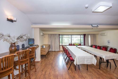 Hotel Zohar Badeshe