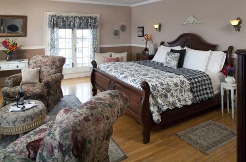 A G Thomson House Duluth Bed And Breakfast