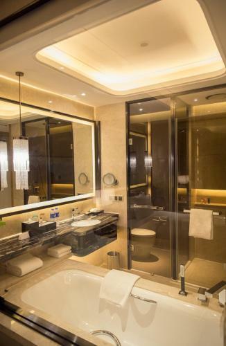Hotel Wanda Realm Longyan