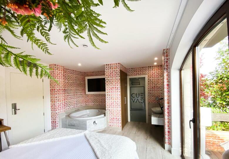 Hotel Cuevas