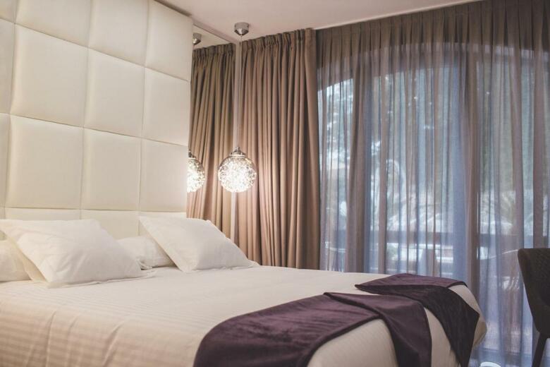 Hotel Cuevas