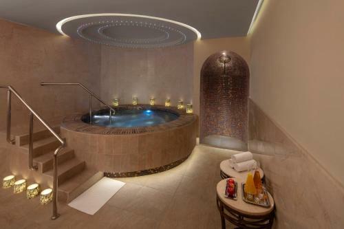 Hotel Grand Hyatt (club)