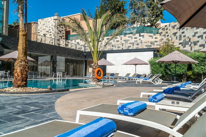 Landmark Hotel