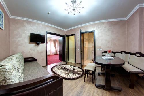 Hotel Gorniy Kristal