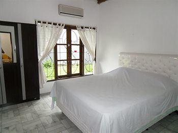 Hostal Palma Bed & Breakfast