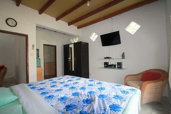 Hostal Palma Bed & Breakfast