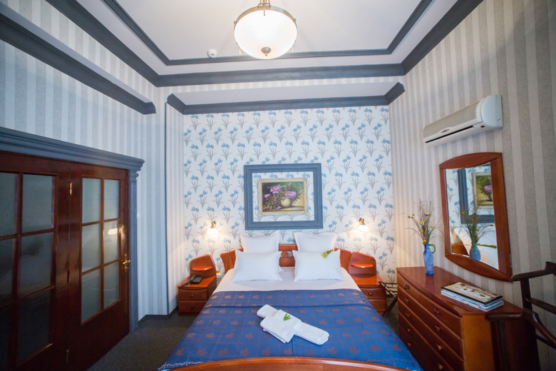 Bucharest Comfort Suites Hotel