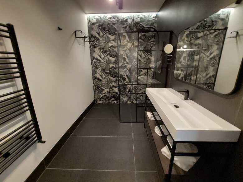 Bucharest Comfort Suites Hotel