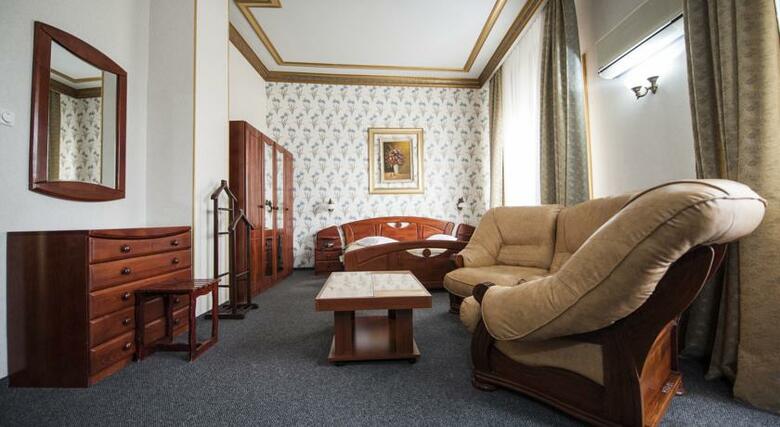 Bucharest Comfort Suites Hotel