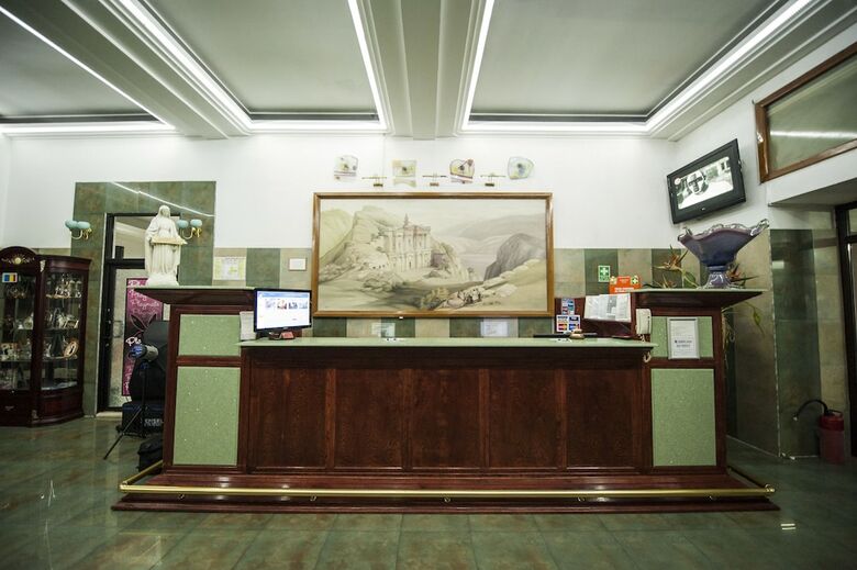 Bucharest Comfort Suites Hotel