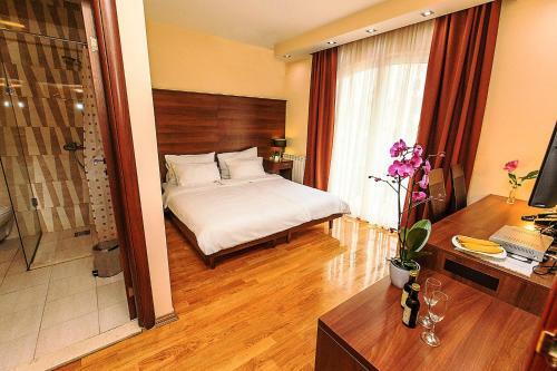 Hotel M