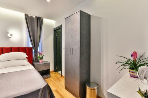 Hotel M