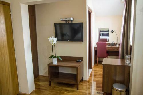 Hotel M
