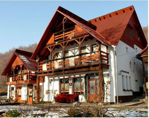 Hostal Pensiunea Doina
