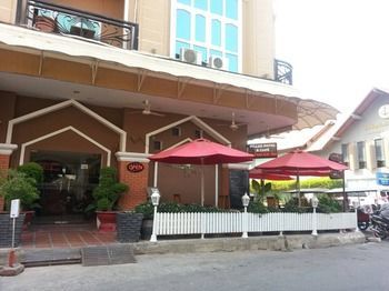 Pillar Hotel