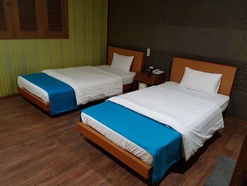Hotel At Home