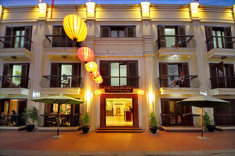 Golden River Hotel