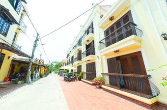 Golden River Hotel