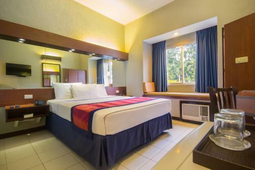 Hotel Microtel By Wyndham Cavite