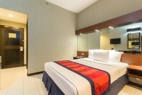 Hotel Microtel By Wyndham Cavite